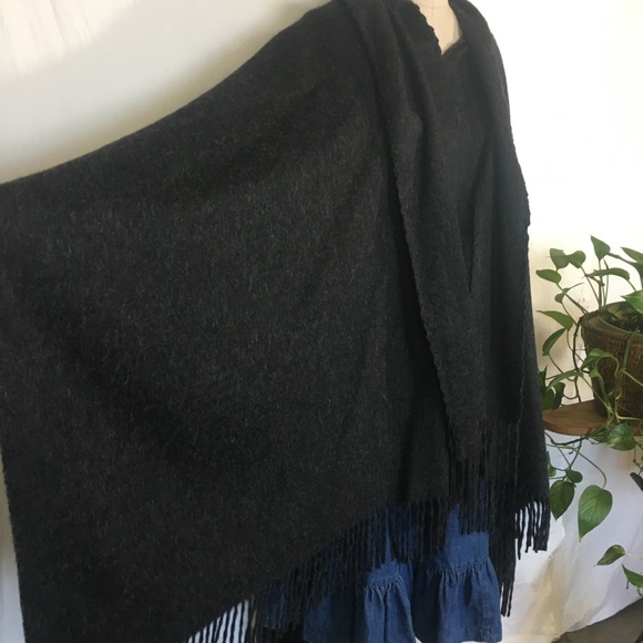 TUMI alpaca fringed poncho in a dark charcoal gray - Picture 13 of 13